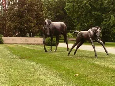 Belle Meade Blvd Horse Statues